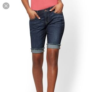 New York & Company boyfriend bermuda